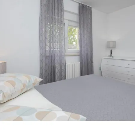 Laura Appartement Majici